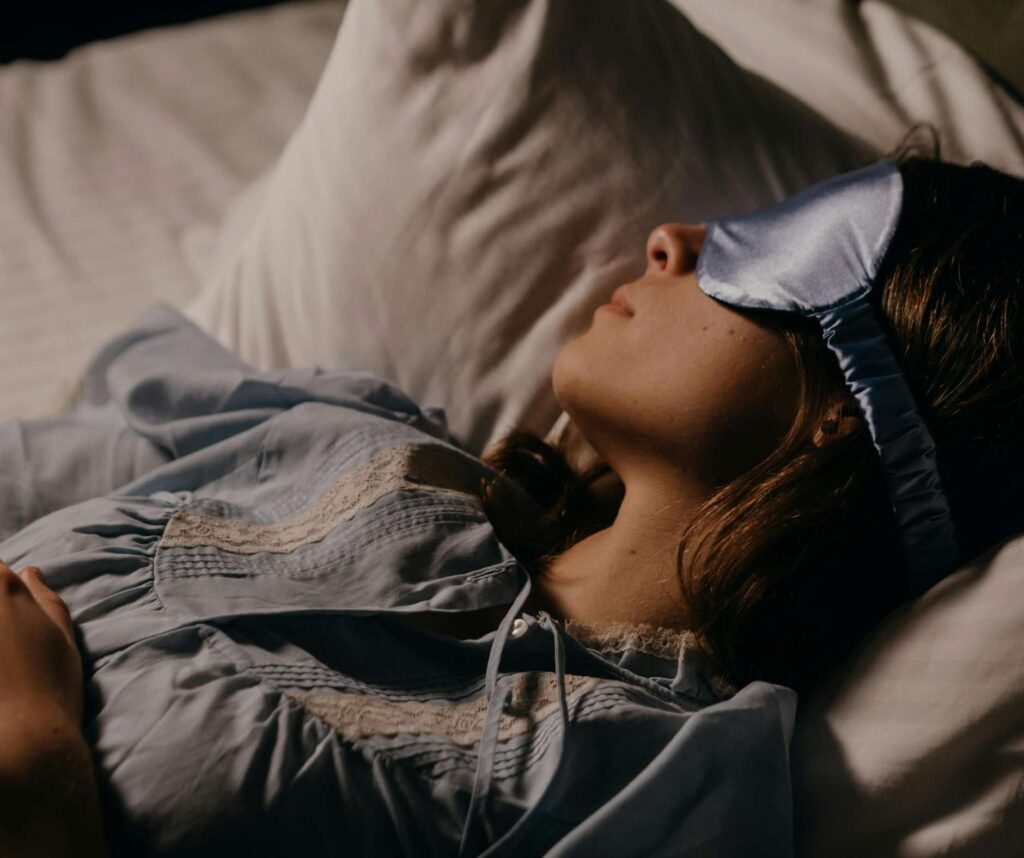 #86 秋の夜長に。スマホを置いて、目を休める“ホットアイマスク”のリラックスタイム